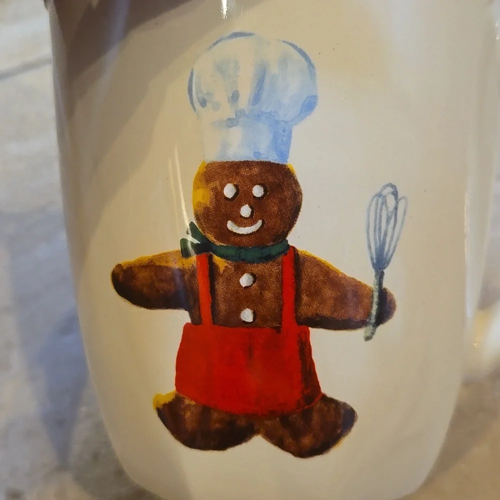 Williams-Sonoma Set of Three Gingerbread Mugs